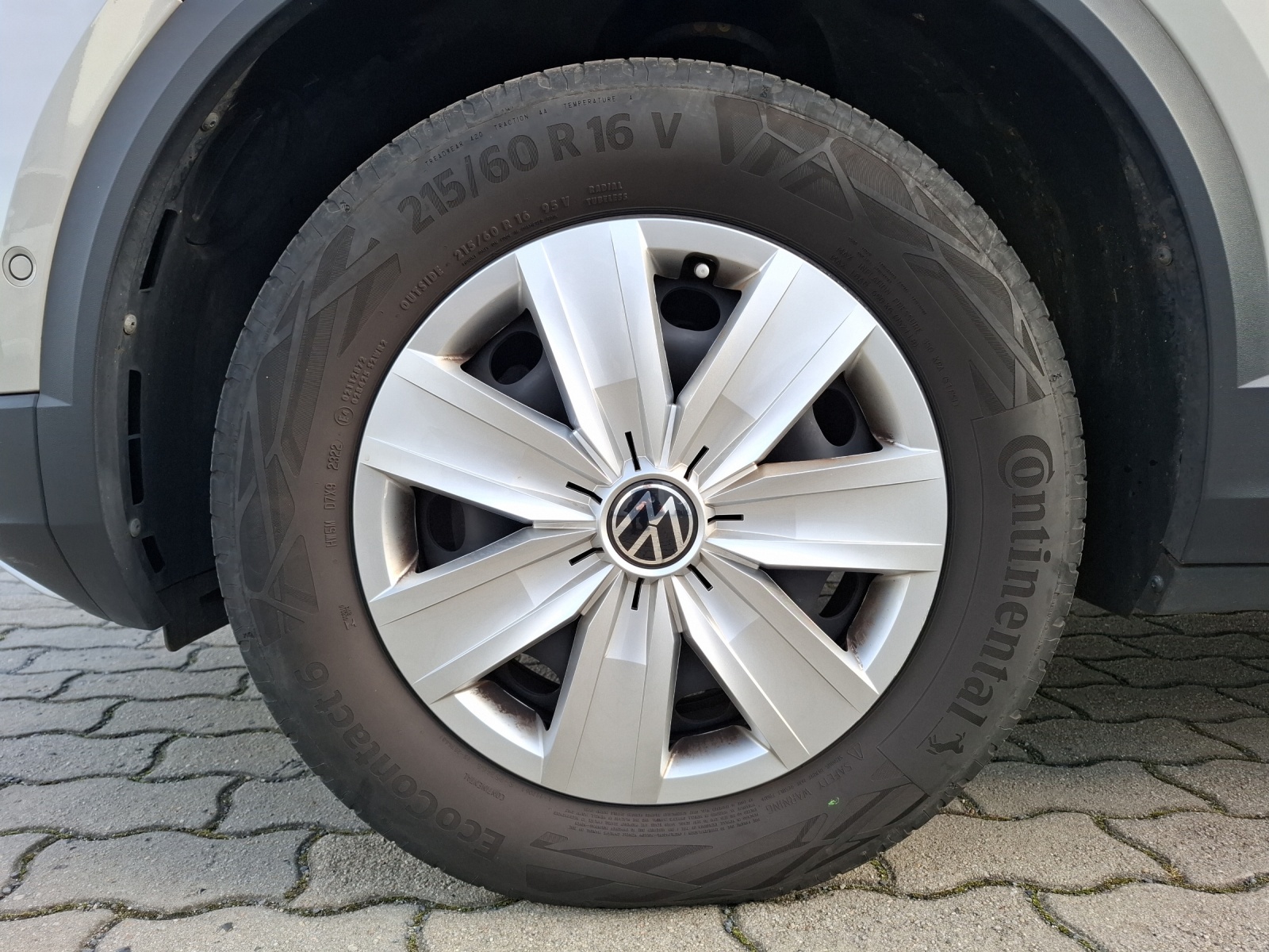 Fahrzeugabbildung Volkswagen T-Roc TSI LED AID Park-Assist SH