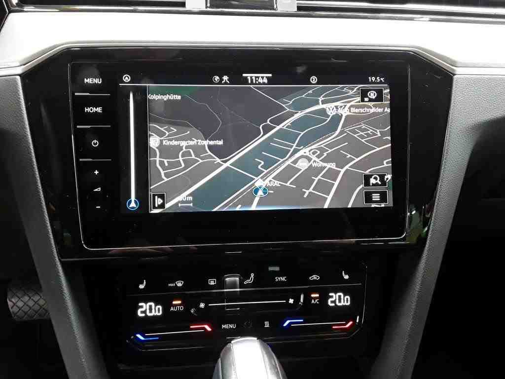 Fahrzeugabbildung Volkswagen Passat Variant TDI Business DSG R-Line Standhzg. LED AHK Navi AID ACC RFK SH