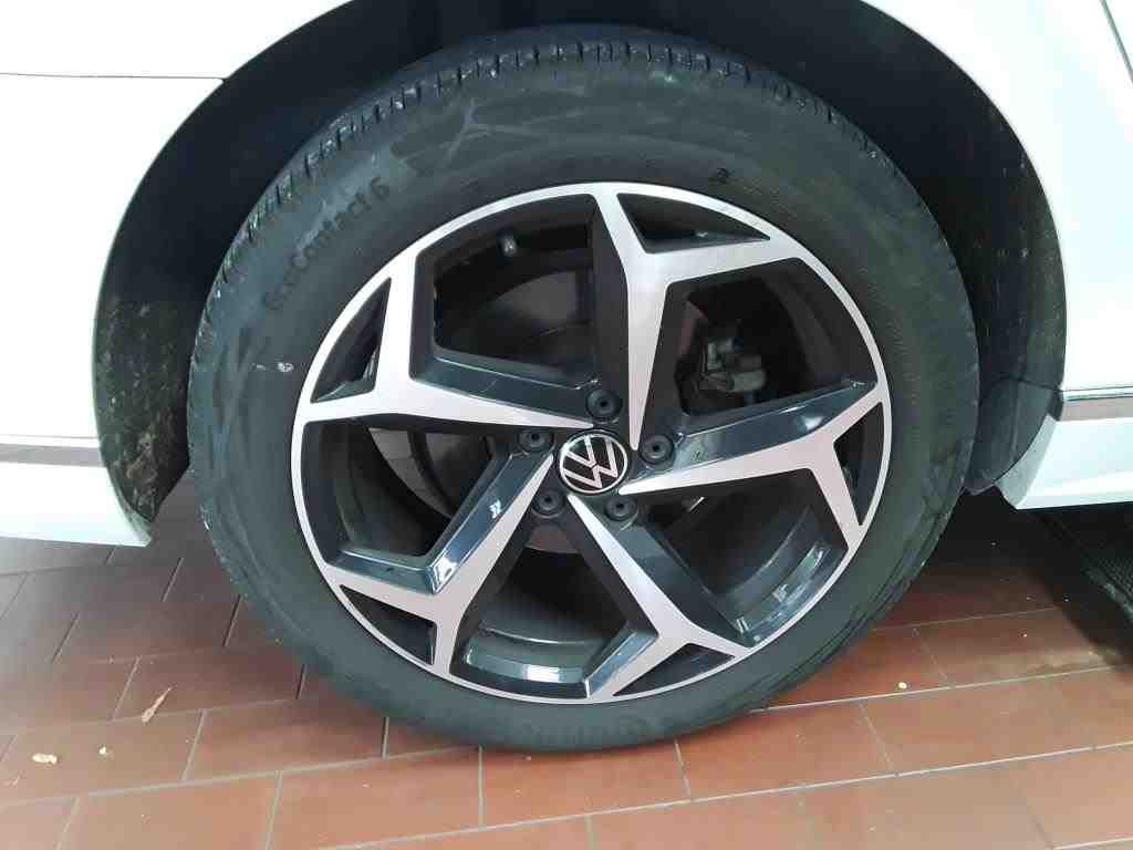 Fahrzeugabbildung Volkswagen Passat Variant TDI Business DSG R-Line Standhzg. LED AHK Navi AID ACC RFK SH