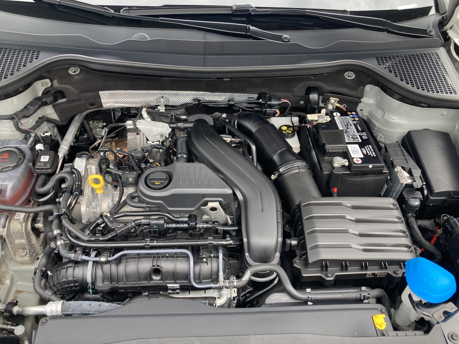 Fahrzeugabbildung SKODA Karoq TSI Ambition