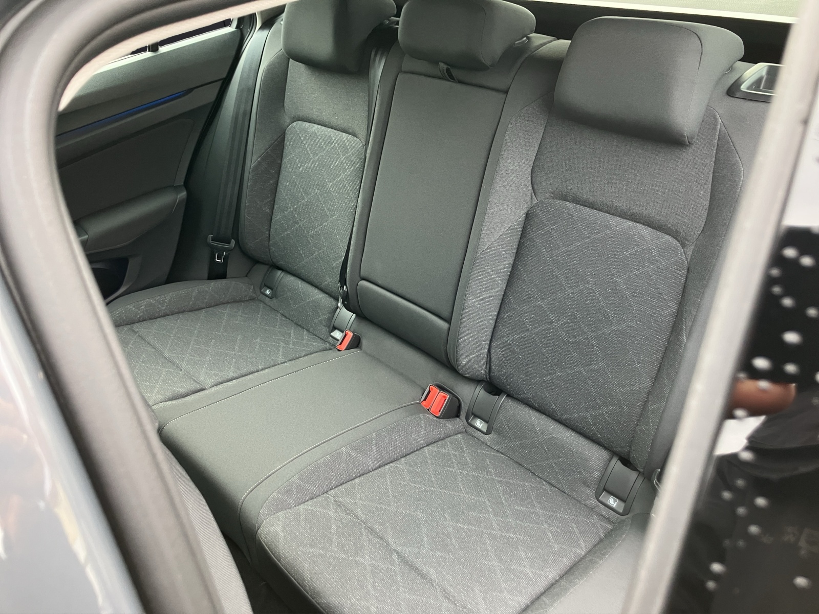 Fahrzeugabbildung Volkswagen Golf VIII Variant TDI Life DSG LED Navi AID ACC PDC SH