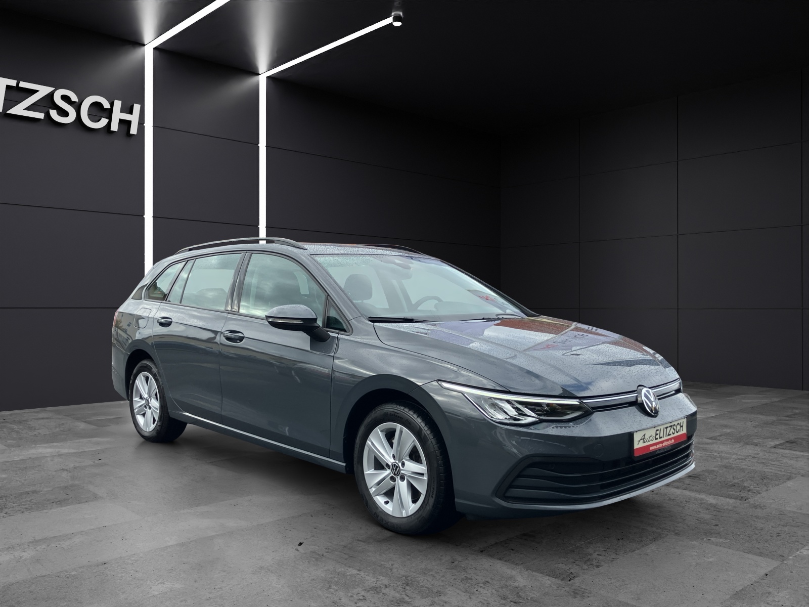 Fahrzeugabbildung Volkswagen Golf VIII Variant TDI Life DSG LED Navi AID ACC PDC SH