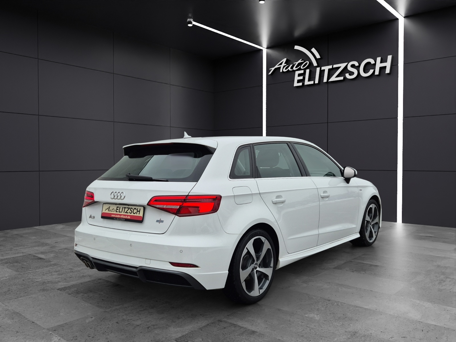 Fahrzeugabbildung Audi A3 Sportback TSI sport S-Line Matrix Navi AVC SH 18