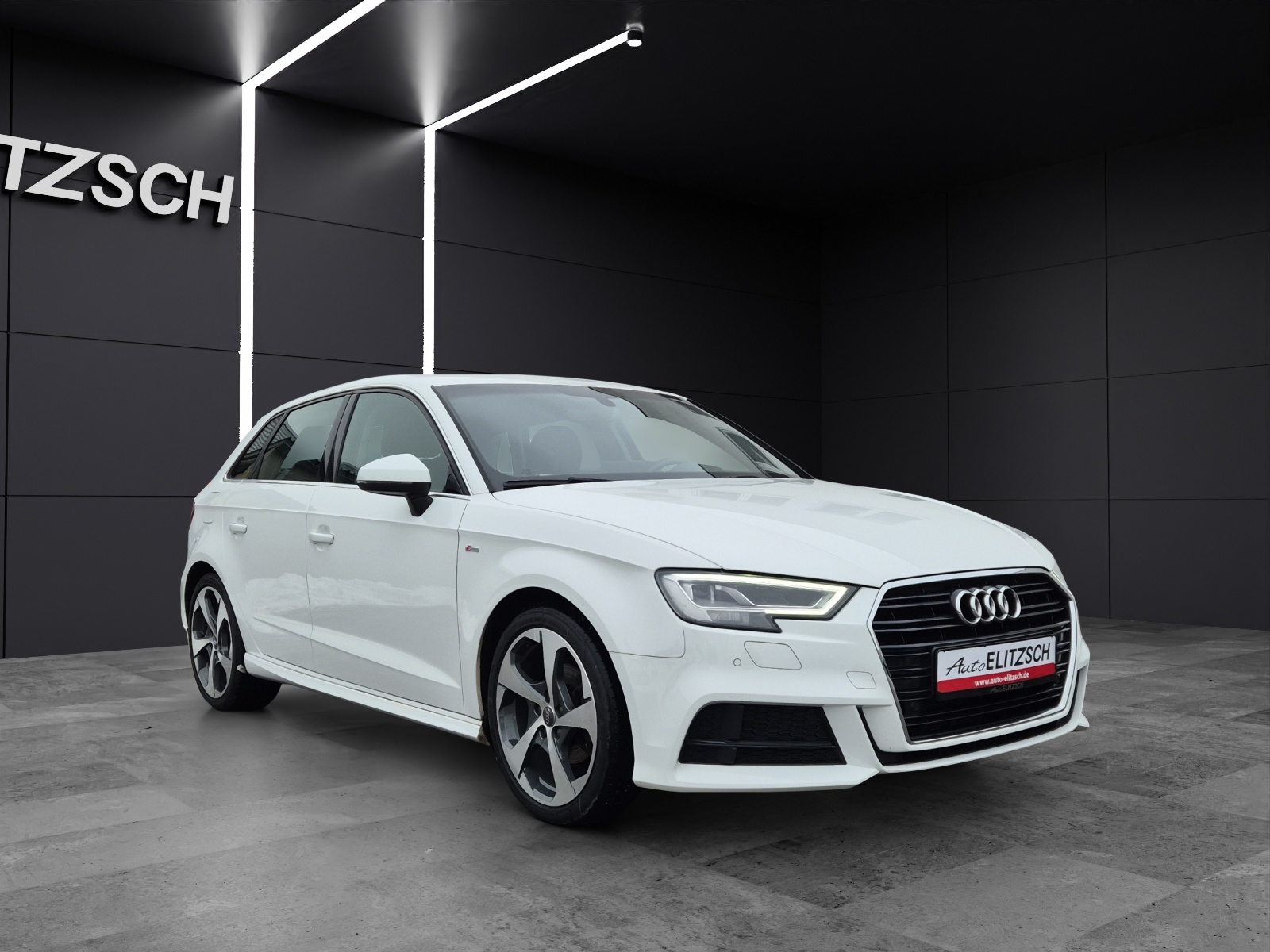 Fahrzeugabbildung Audi A3 Sportback TSI sport S-Line Matrix Navi AVC SH 18