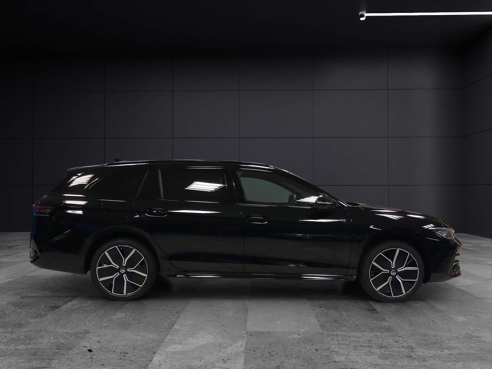 Fahrzeugabbildung Volkswagen Passat Variant R-Line AHZV IQ.DRIVE