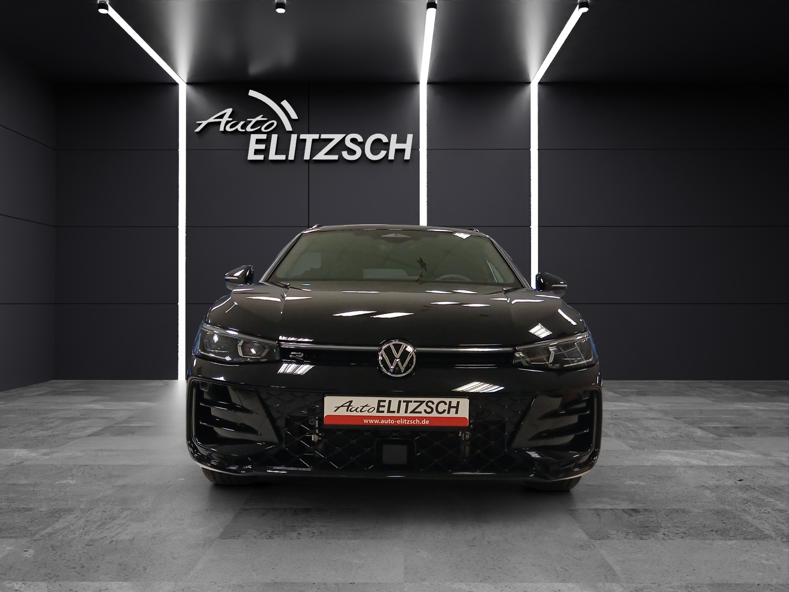 Fahrzeugabbildung Volkswagen Passat Variant R-Line AHZV IQ.DRIVE