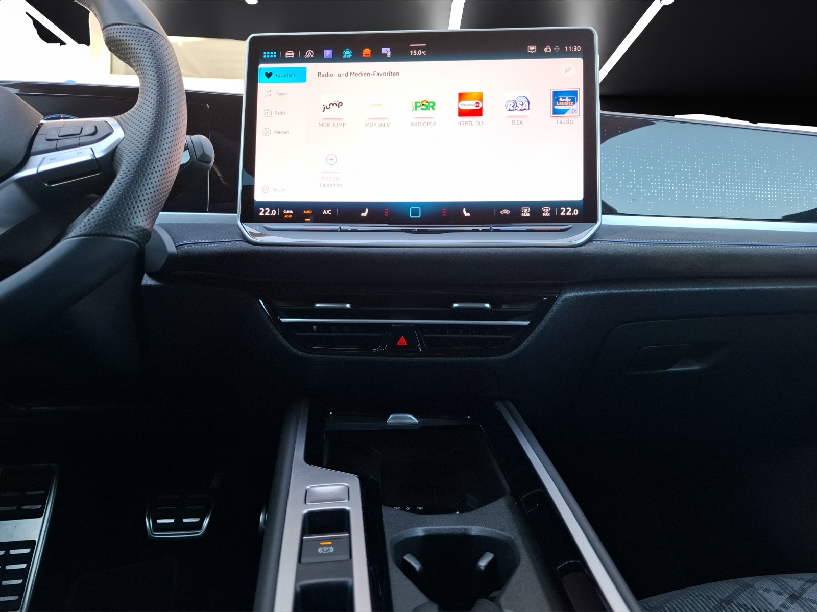 Fahrzeugabbildung Volkswagen Passat TDI R-line Pano STH IQ.Light AHK ACC