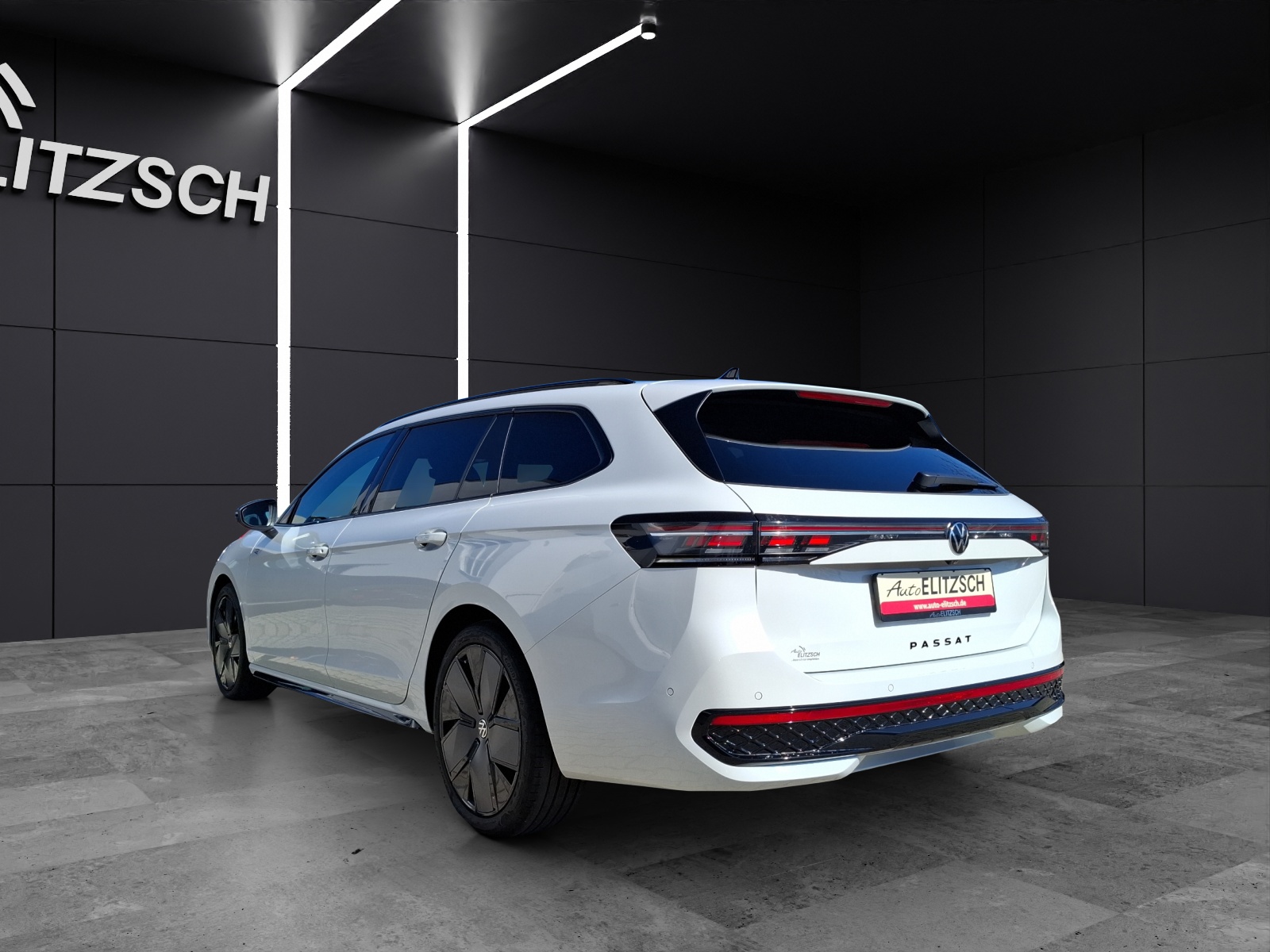 Fahrzeugabbildung Volkswagen Passat TDI R-line Pano STH IQ.Light AHK ACC