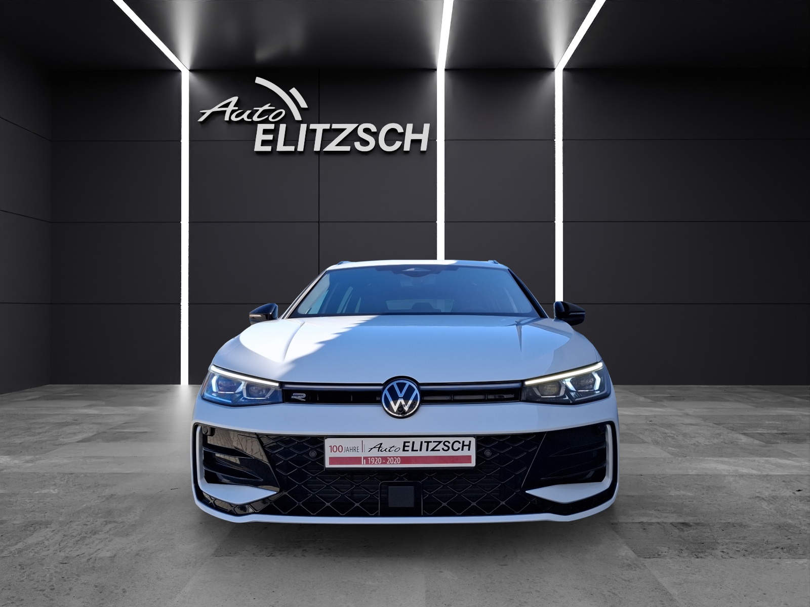 Fahrzeugabbildung Volkswagen Passat TDI R-line Pano STH IQ.Light AHK ACC