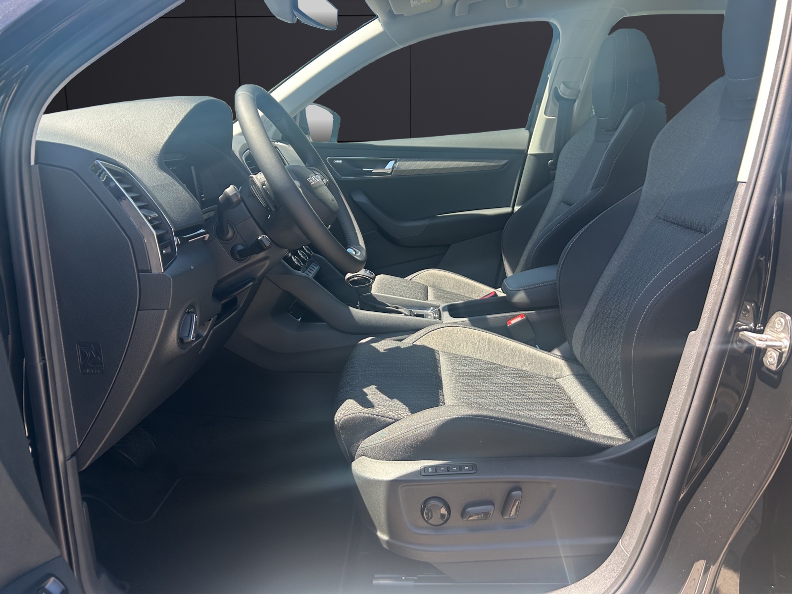 Fahrzeugabbildung SKODA Karoq 2.0 TDI Tour MATRIX AHK