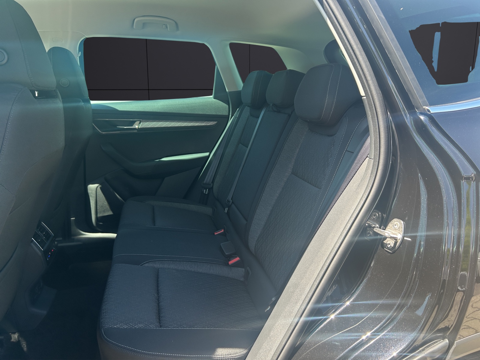 Fahrzeugabbildung SKODA Karoq 2.0 TDI Tour MATRIX AHK