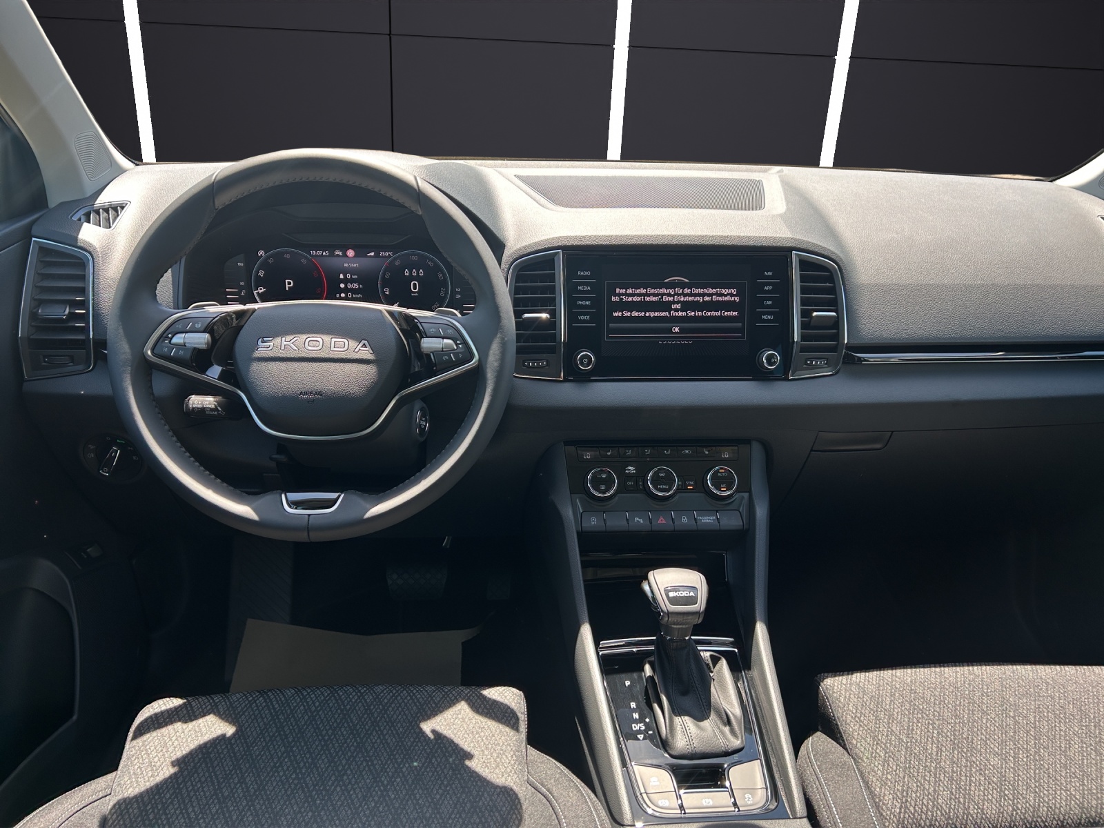 Fahrzeugabbildung SKODA Karoq 2.0 TDI Tour MATRIX AHK