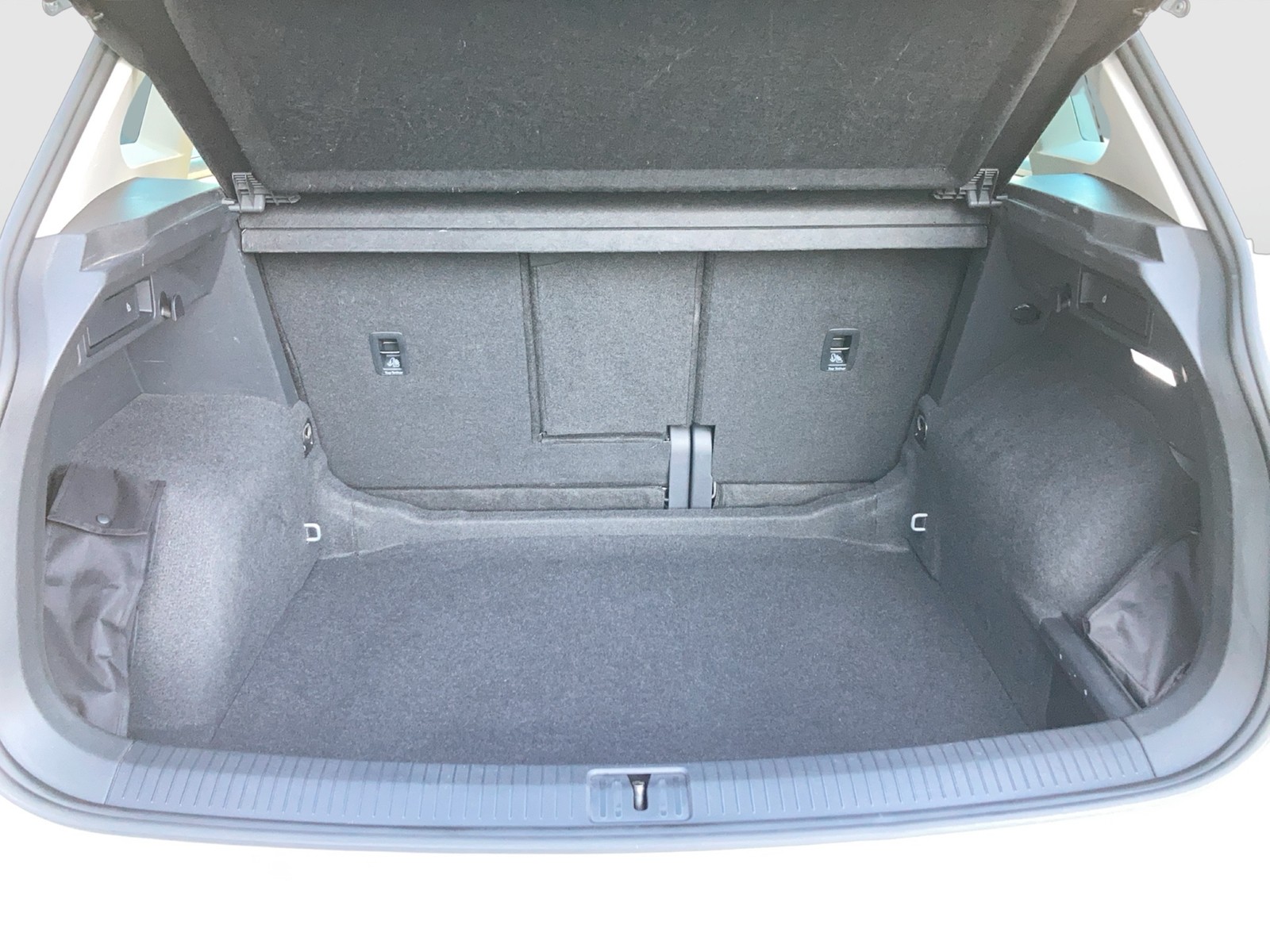 Fahrzeugabbildung Volkswagen Tiguan TDI Active DSG LED Navi ACC PDC SHZ