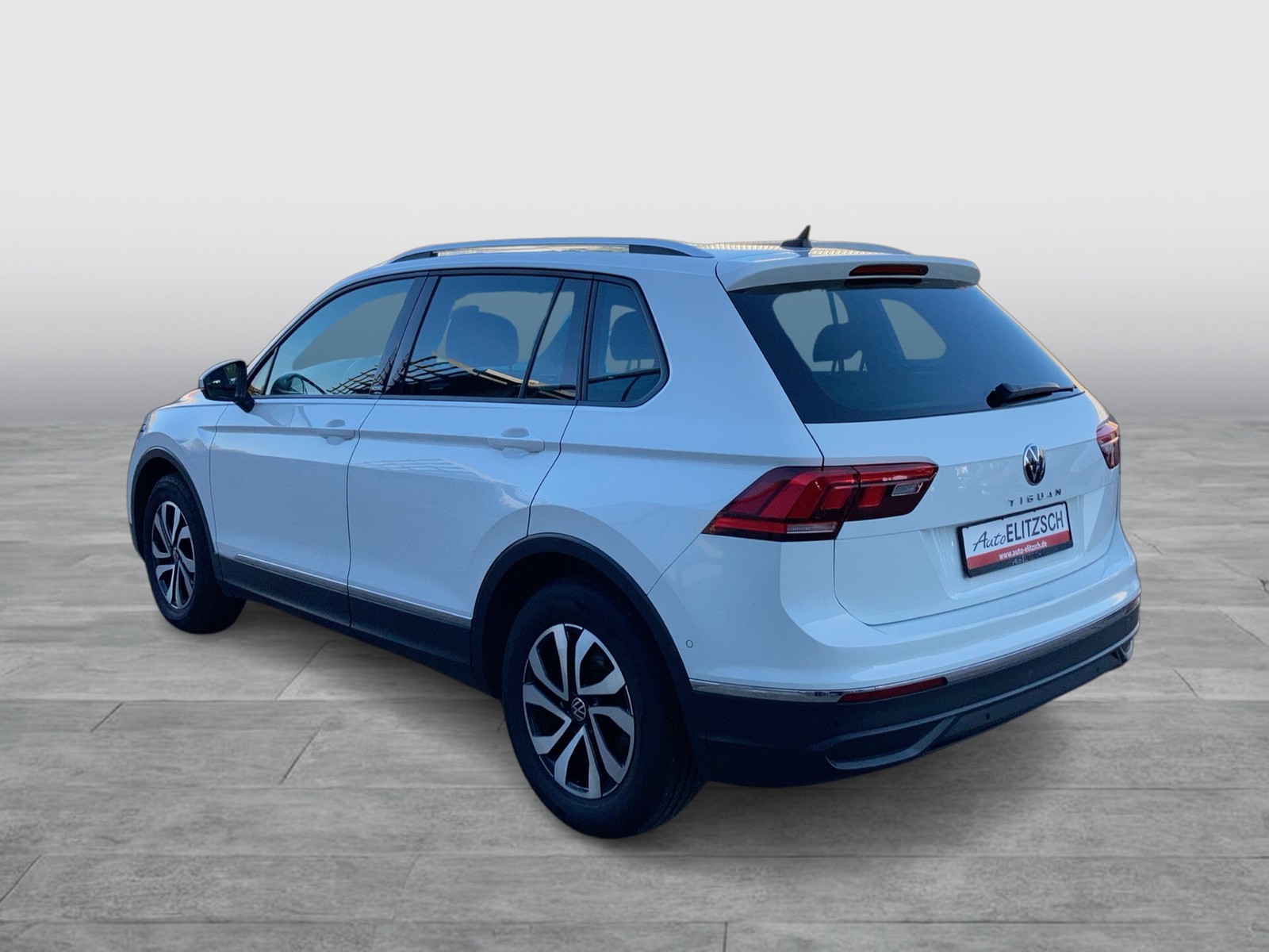 Fahrzeugabbildung Volkswagen Tiguan TDI Active DSG LED Navi ACC PDC SHZ