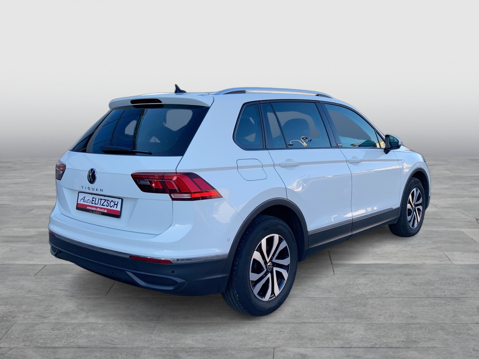 Fahrzeugabbildung Volkswagen Tiguan TDI Active DSG LED Navi ACC PDC SHZ