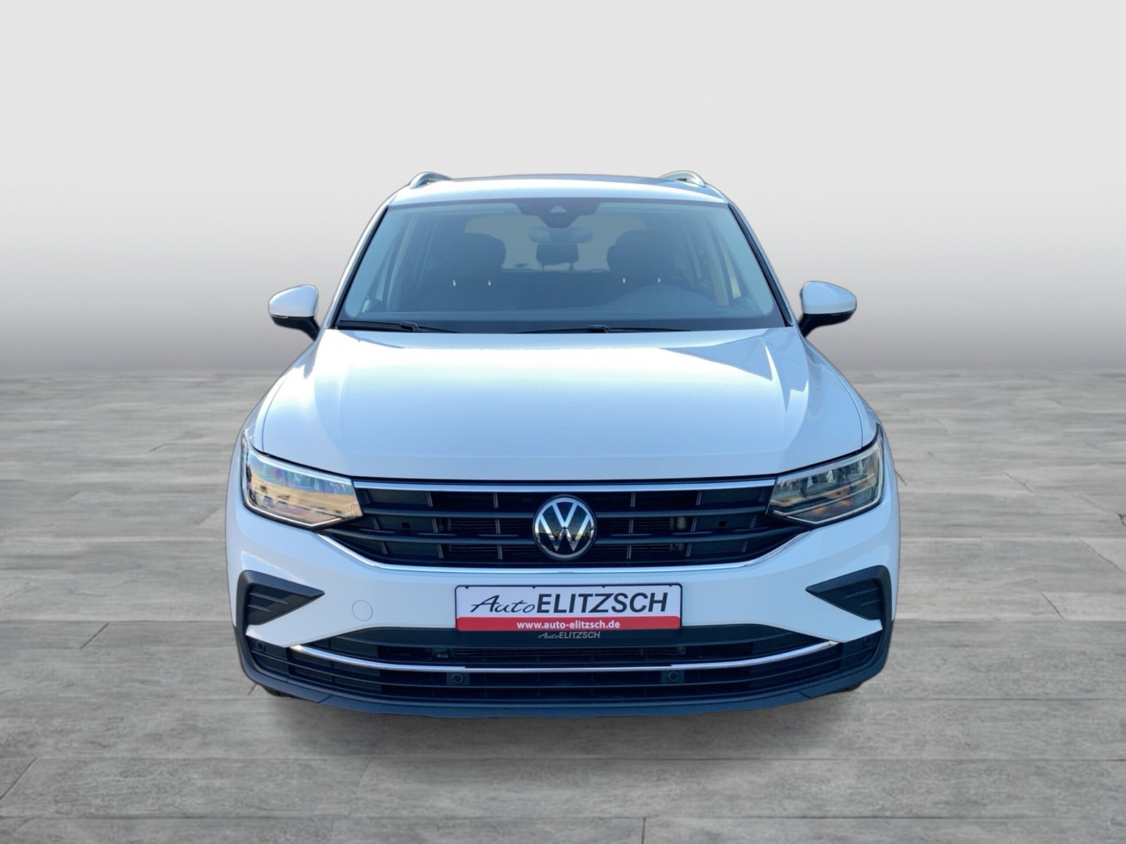 Fahrzeugabbildung Volkswagen Tiguan TDI Active DSG LED Navi ACC PDC SHZ
