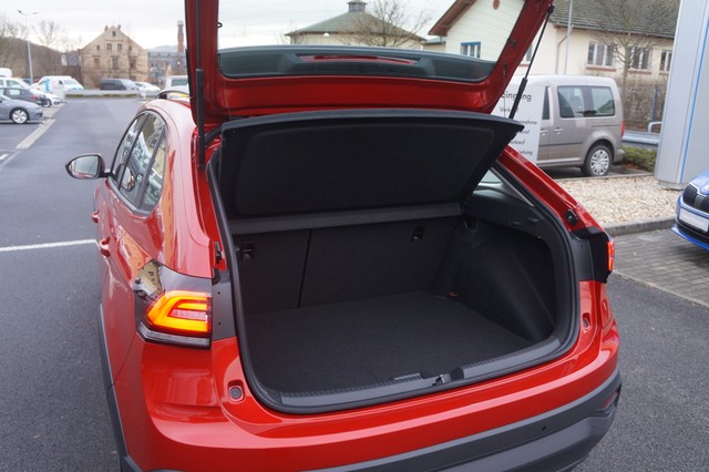 Fahrzeugabbildung Volkswagen Taigo TSI Life LED AID ACC RFK SH LM