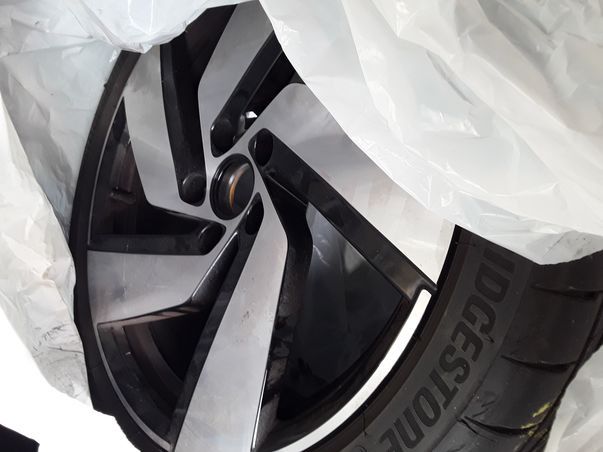 Fahrzeugabbildung Volkswagen Golf VIII GTI Clubsport DSG Matrix Navi AID Pano HUD ACC RFK SH