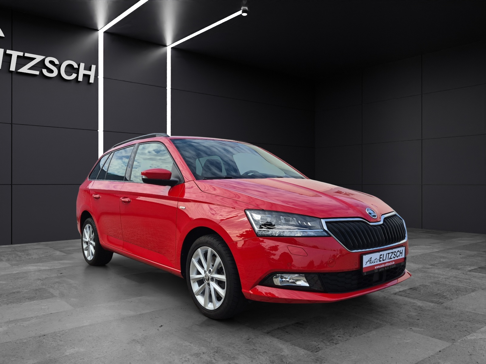 Fahrzeugabbildung SKODA Fabia Combi DSG AHK LED Klima PDC SH LM