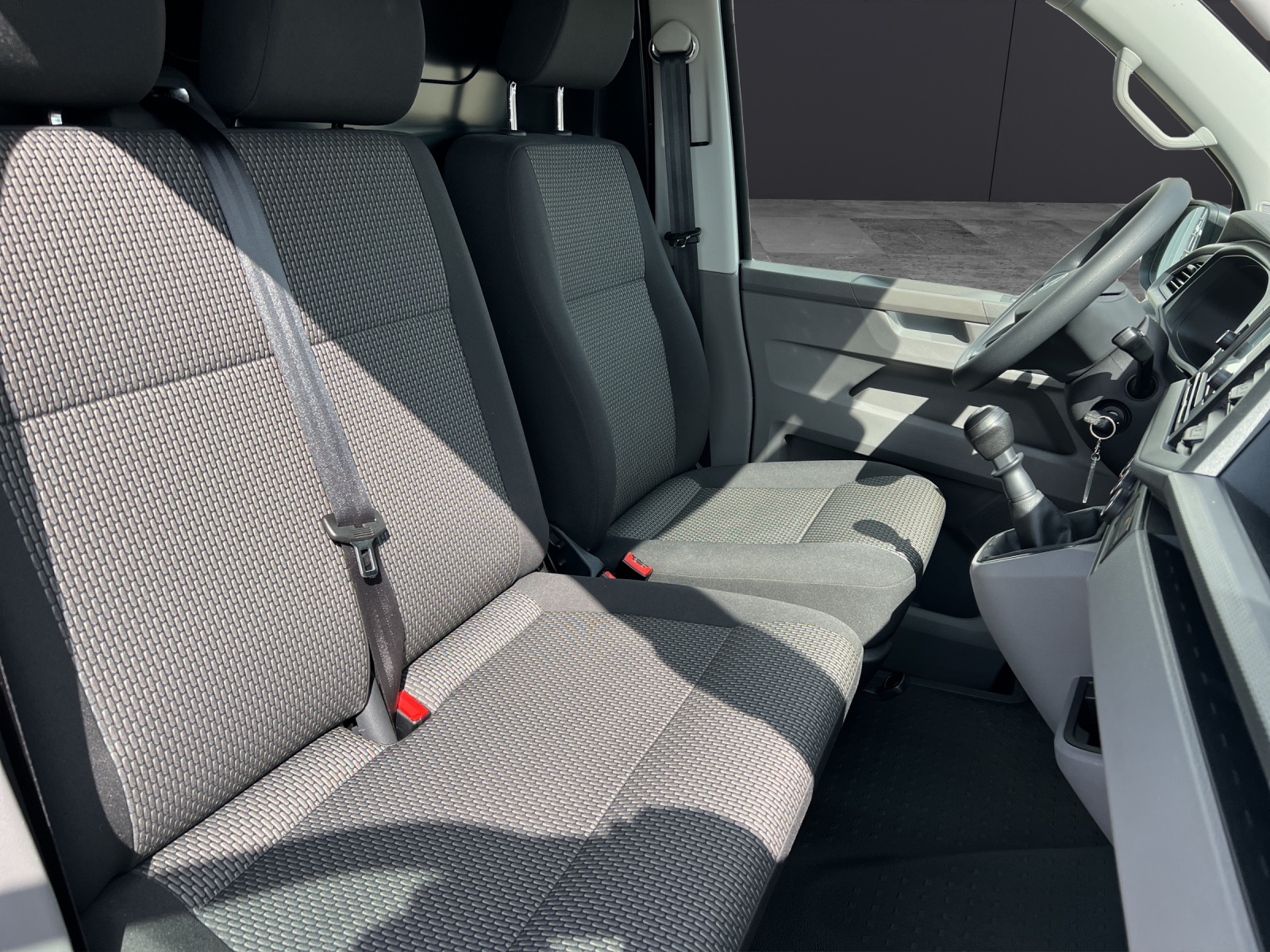Fahrzeugabbildung Volkswagen T6 Transporter T6.1 TDI Kasten LR PDK KLIMA SITZH.