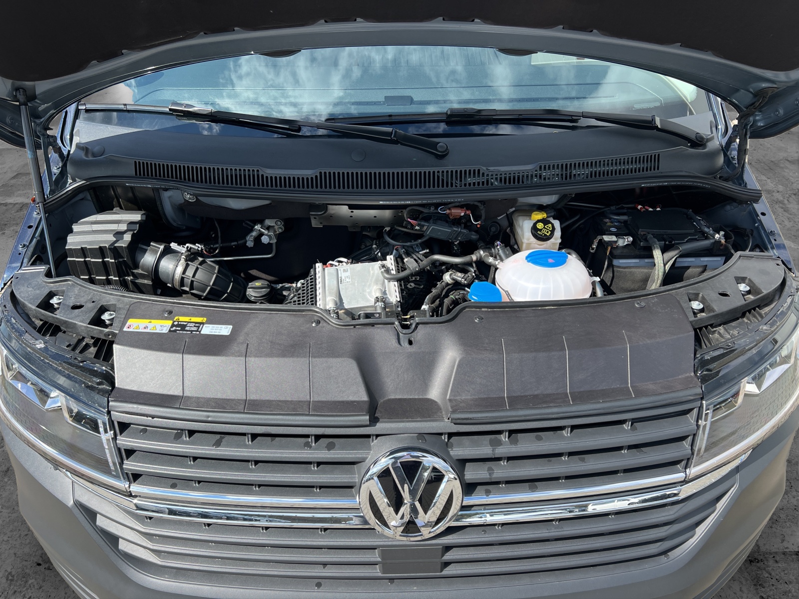 Fahrzeugabbildung Volkswagen T6 Transporter T6.1 TDI Kasten LR PDK KLIMA SITZH.