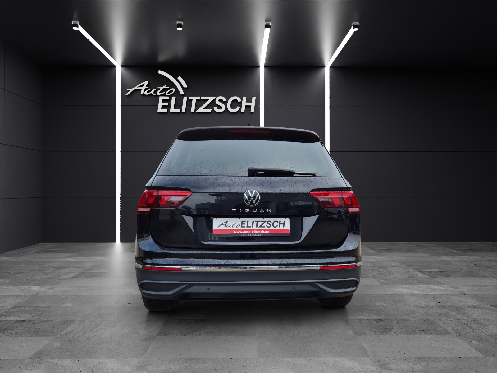 Fahrzeugabbildung Volkswagen Tiguan TSI United DSG LED Navi AID ACC Park-Assist SH