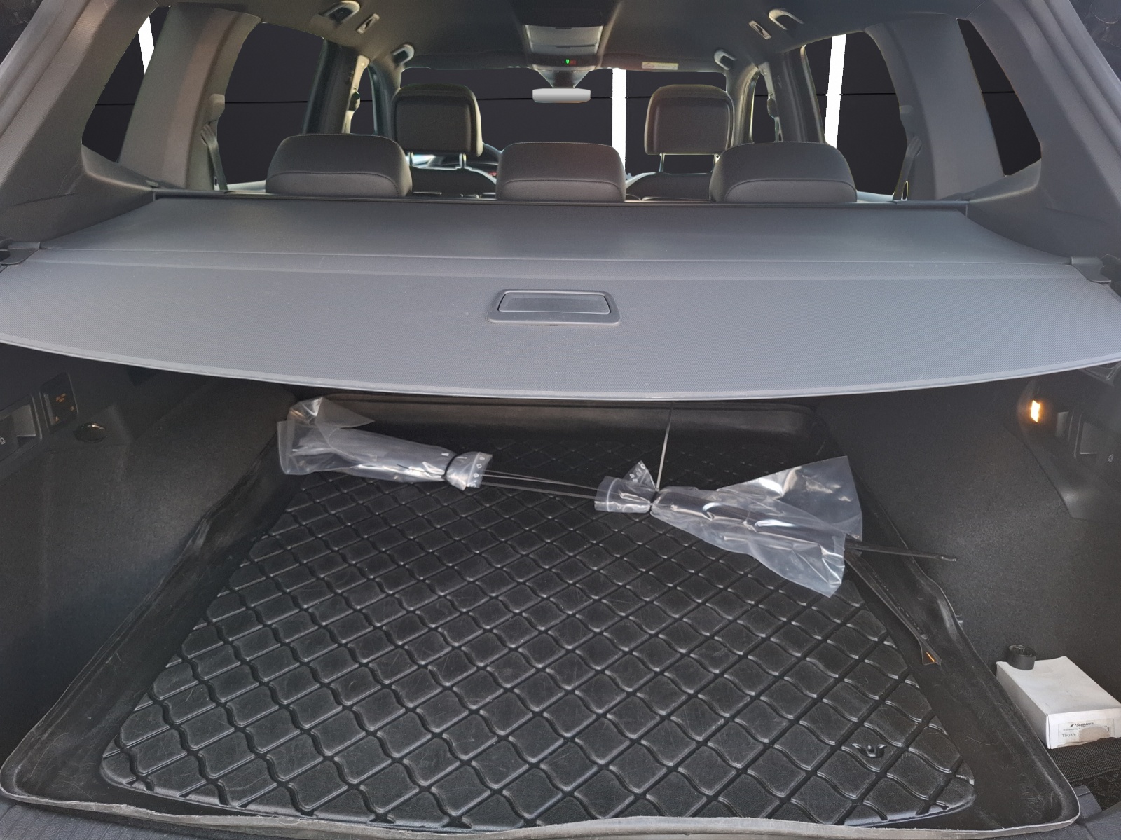 Fahrzeugabbildung Volkswagen Tiguan Allspace TDI R-Line DSG 4M Matrix AHK Navi AID ACC RFK SH 20