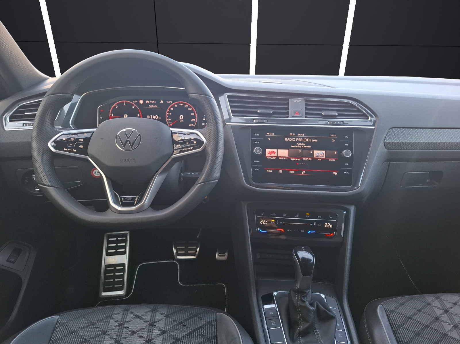 Fahrzeugabbildung Volkswagen Tiguan Allspace TDI R-Line DSG 4M Matrix AHK Navi AID ACC RFK SH 20