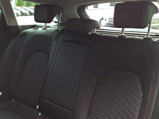 Fahrzeugabbildung SEAT Leon ST TSI FR DSG LED AHK Navi VC ACC RFK SHZ