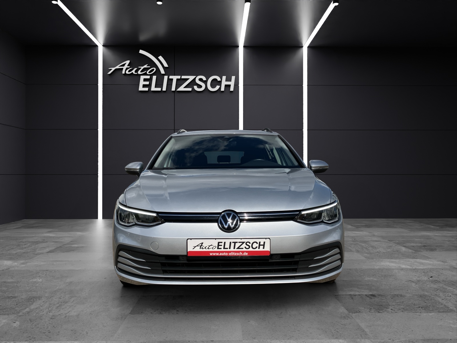 Fahrzeugabbildung Volkswagen Golf VIII Variant TDI Life DSG LED Navi ACC AHK SHZ PDC