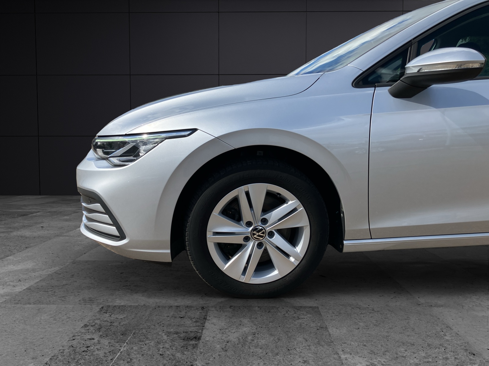 Fahrzeugabbildung Volkswagen Golf VIII Variant TDI Life DSG LED Navi ACC AHK SHZ PDC