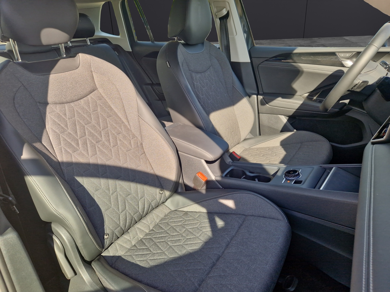 Fahrzeugabbildung Volkswagen Tiguan 1.5 eTSI