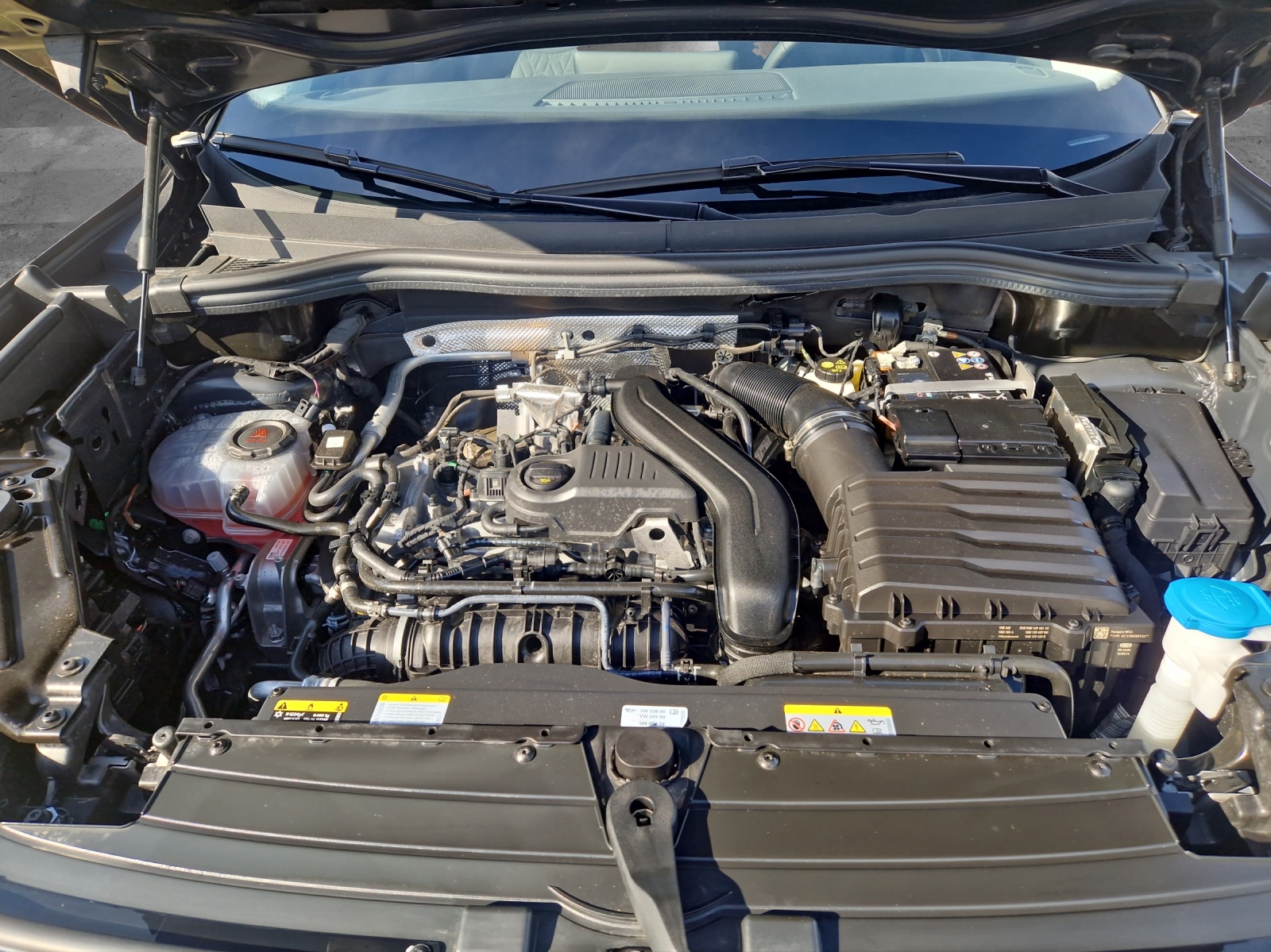 Fahrzeugabbildung Volkswagen Tiguan 1.5 eTSI