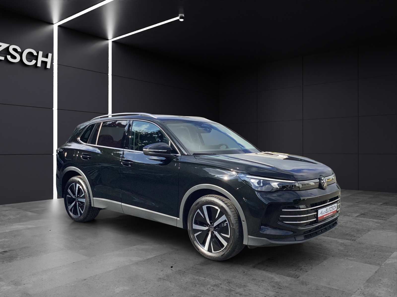 Fahrzeugabbildung Volkswagen Tiguan TDI Elegance IQ-LED H&K AHZV HuD AreaView
