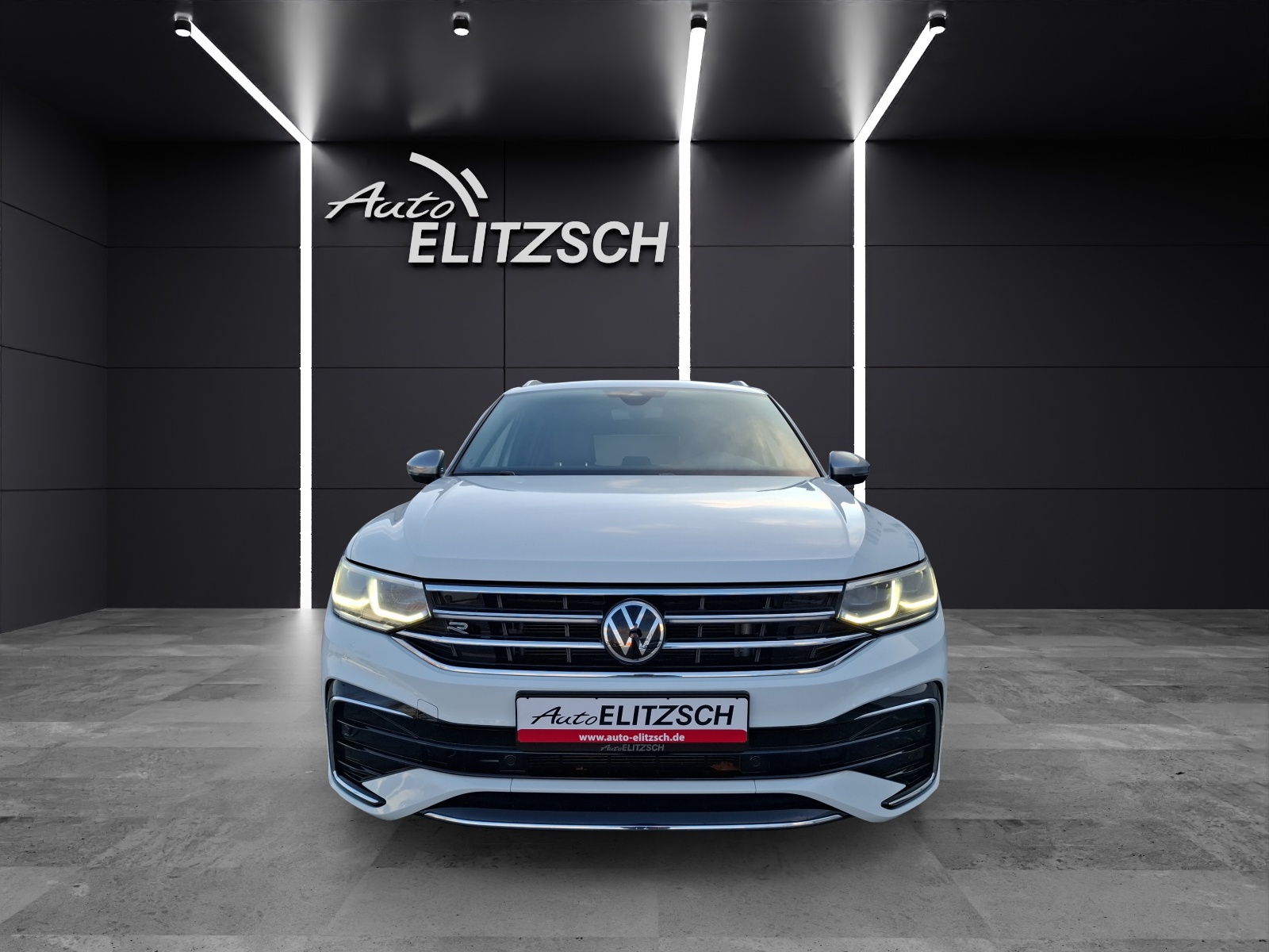 Fahrzeugabbildung Volkswagen Tiguan Allspace TSI R-Line DSG 4M Matrix Navi AID Pano ACC RFK SH 20