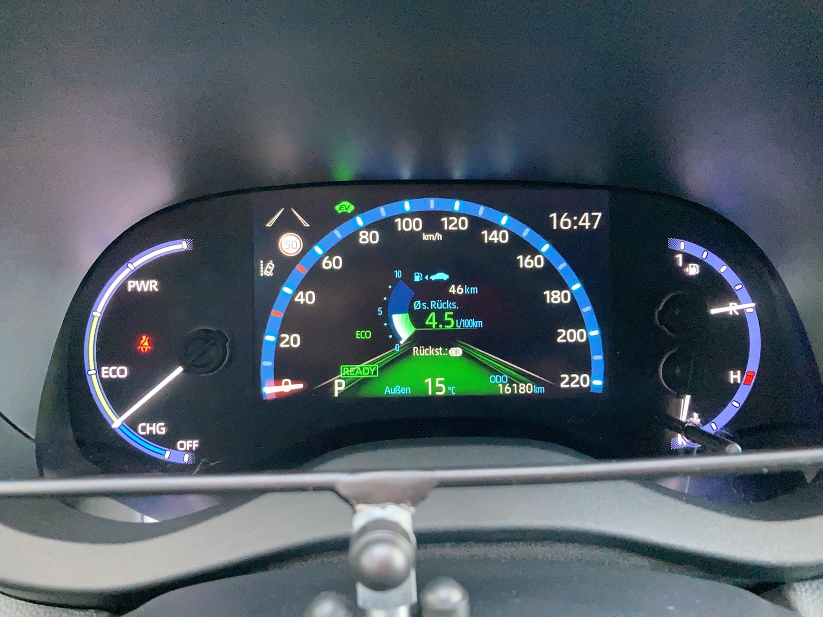 Fahrzeugabbildung Toyota Yaris Cross eTSI Team Dtl. LED ACC RFK Behindertenumbau SH App-Connect