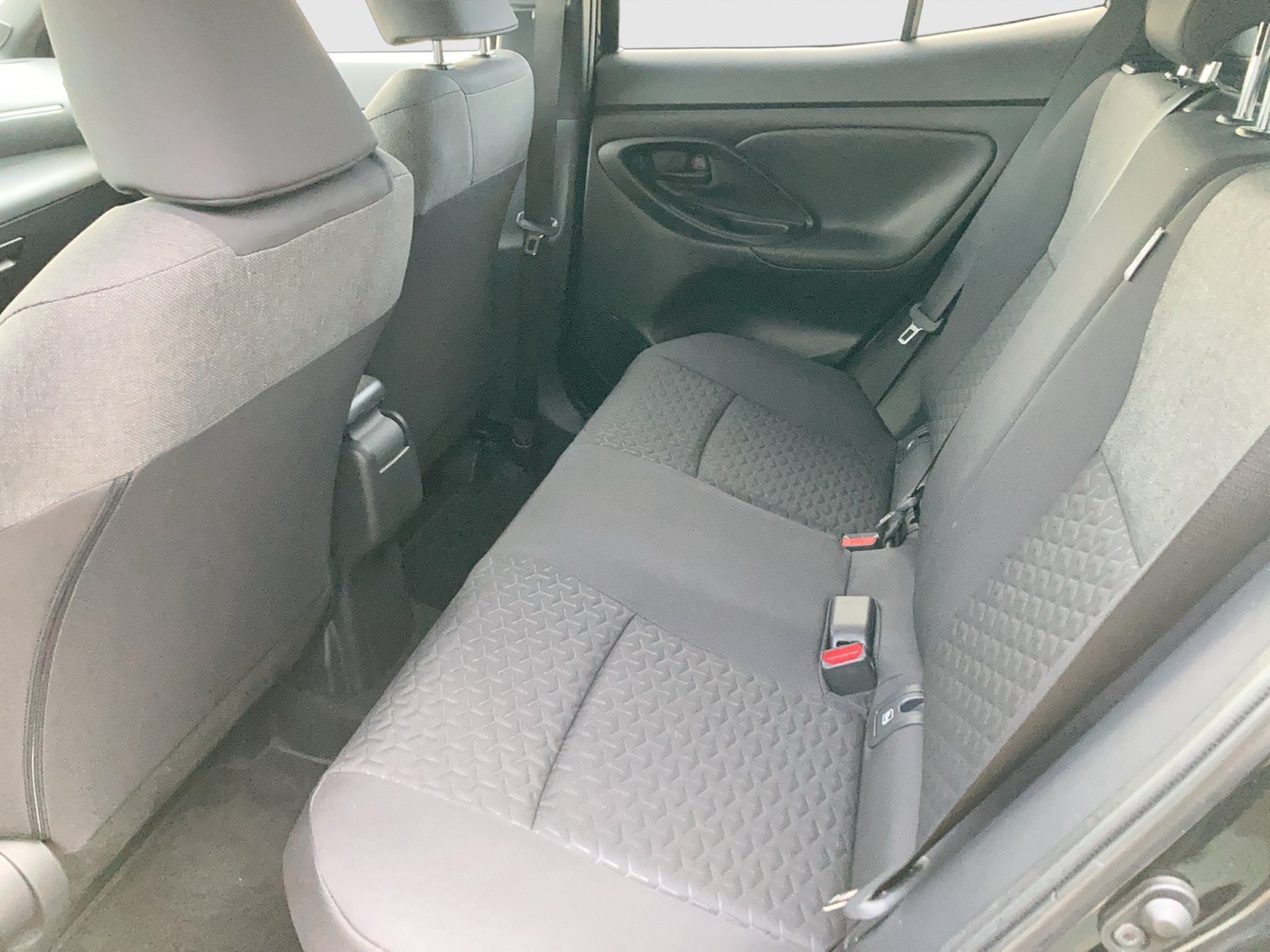 Fahrzeugabbildung Toyota Yaris Cross eTSI Team Dtl. LED ACC RFK Behindertenumbau SH App-Connect