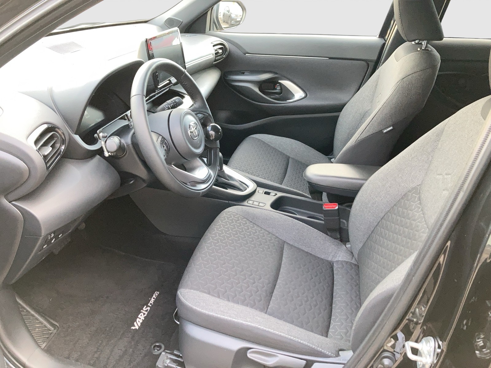 Fahrzeugabbildung Toyota Yaris Cross eTSI Team Dtl. LED ACC RFK Behindertenumbau SH App-Connect