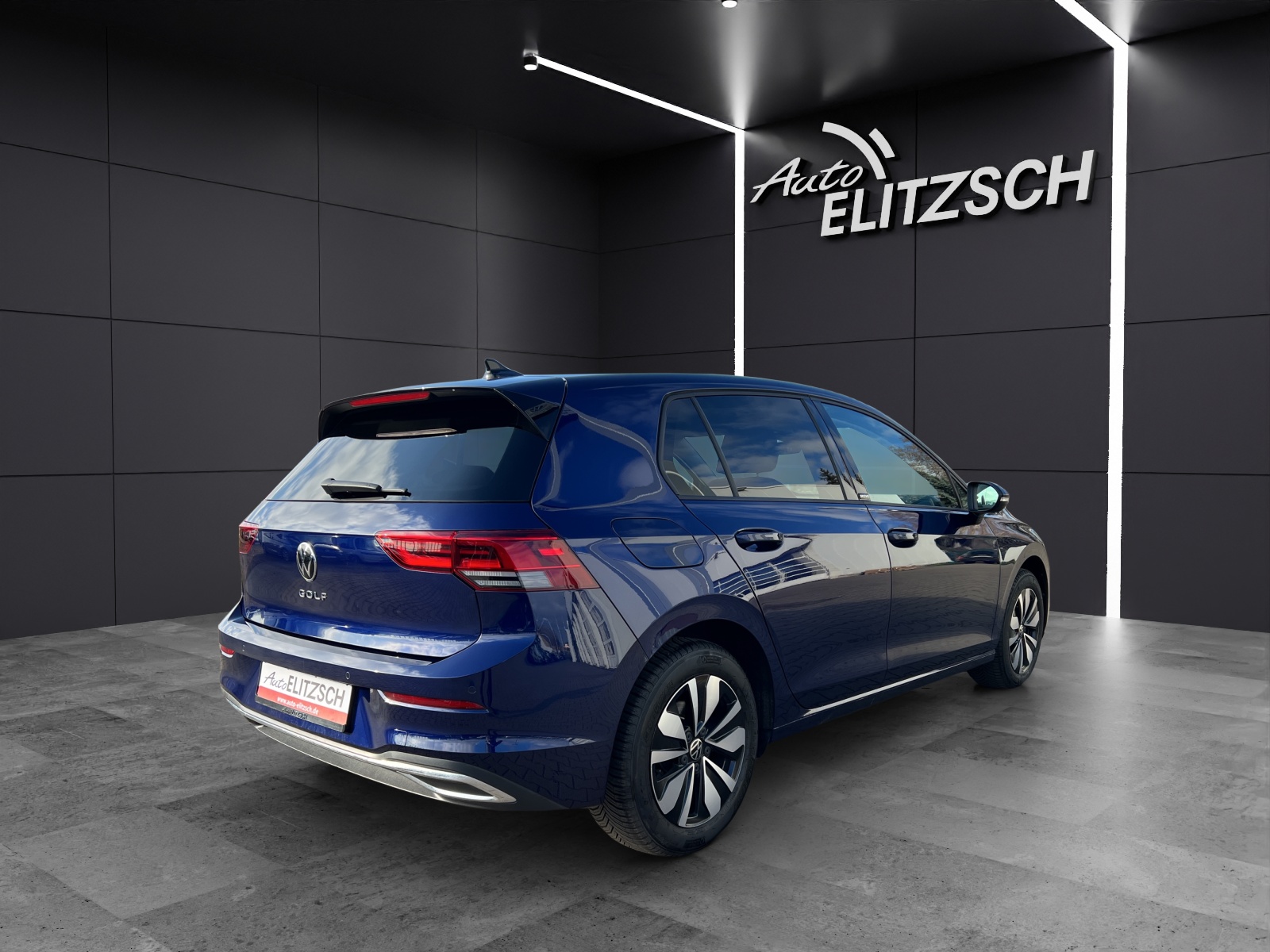 Fahrzeugabbildung Volkswagen Golf VIII TDI Life DSG AHK ACC Kamera LED AID NAVI