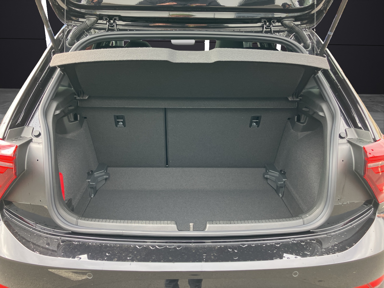 Fahrzeugabbildung Volkswagen Polo Style IQ.LIGHT NAVI DAB ACC