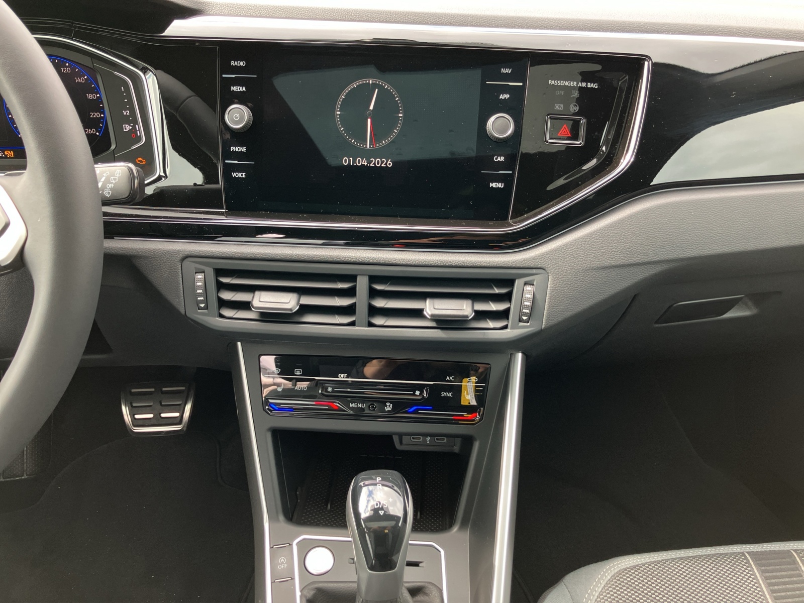 Fahrzeugabbildung Volkswagen Polo Style IQ.LIGHT NAVI DAB ACC