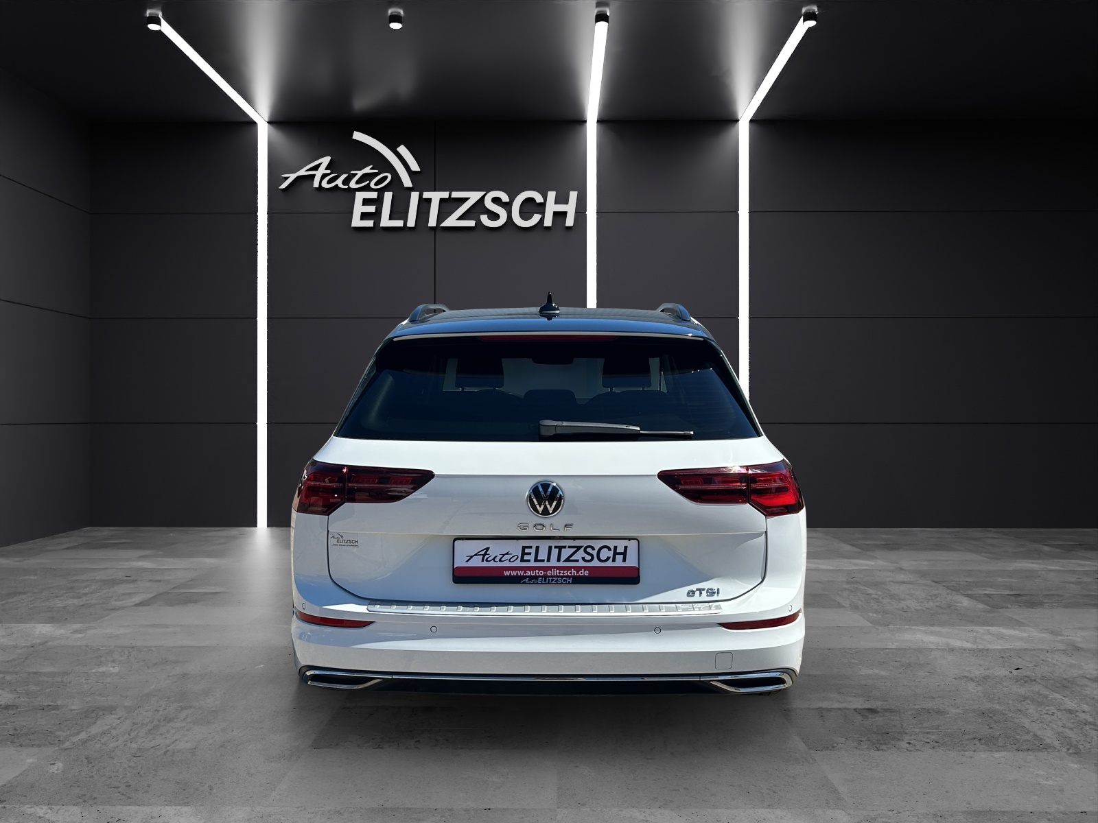 Fahrzeugabbildung Volkswagen Golf VIII Variant eTSI Style DSG Matrix AHK Navi AID ACC RFK SH LM