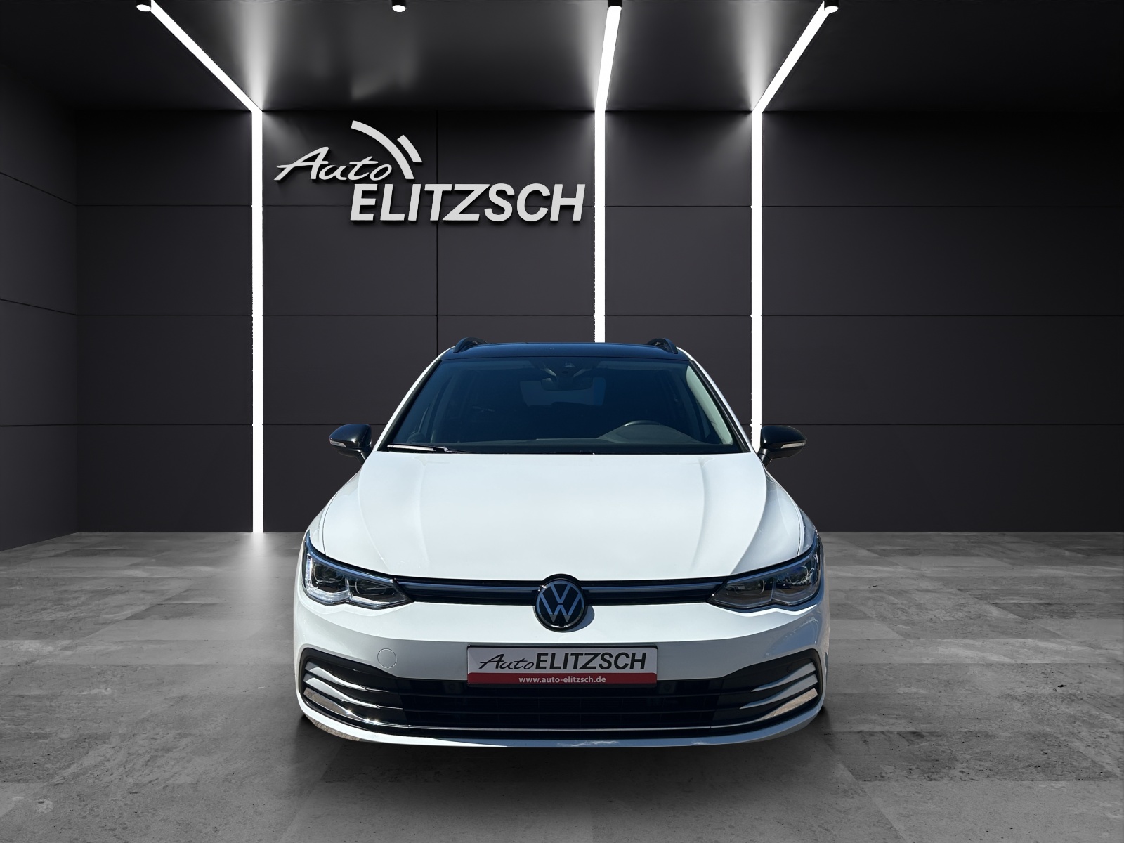 Fahrzeugabbildung Volkswagen Golf VIII Variant eTSI Style DSG Matrix AHK Navi AID ACC RFK SH LM