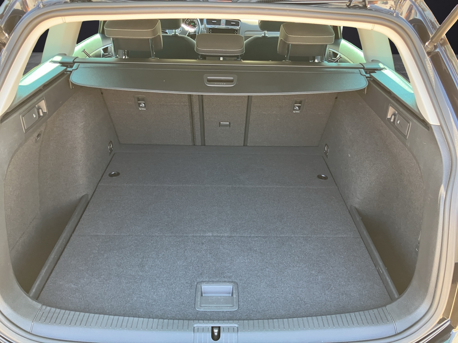 Fahrzeugabbildung Volkswagen Golf VII Variant Comfortline R-Line TDI DSG ACC SHZ RearView Navi Klima