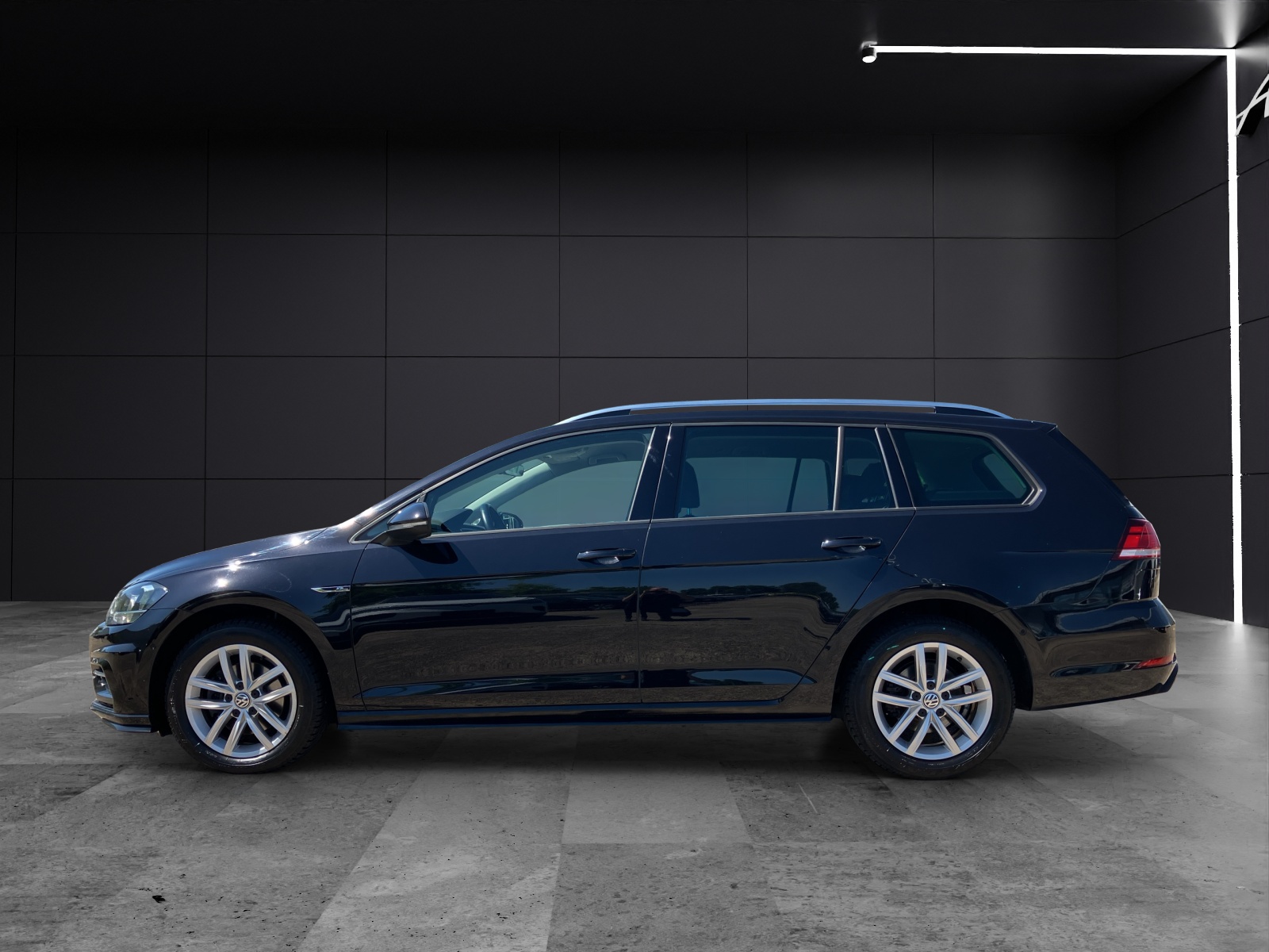 Fahrzeugabbildung Volkswagen Golf VII Variant Comfortline R-Line TDI DSG ACC SHZ RearView Navi Klima