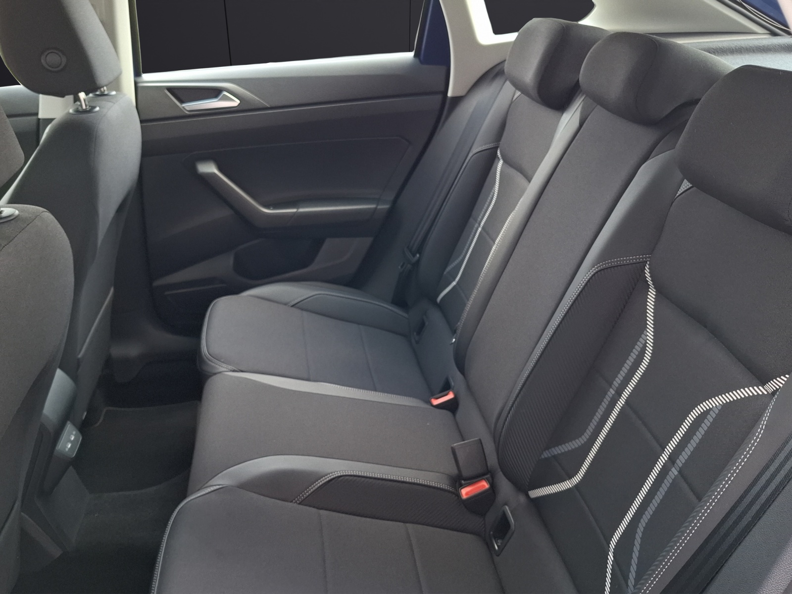 Fahrzeugabbildung Volkswagen Taigo TSI Style Matrix Navi AID ACC PDC SH 17
