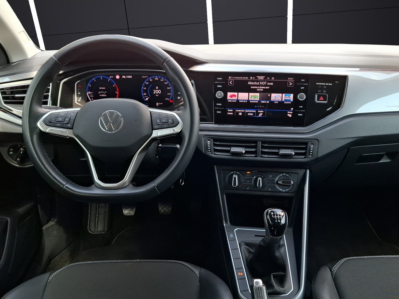Fahrzeugabbildung Volkswagen Taigo TSI Style Matrix Navi AID ACC PDC SH 17