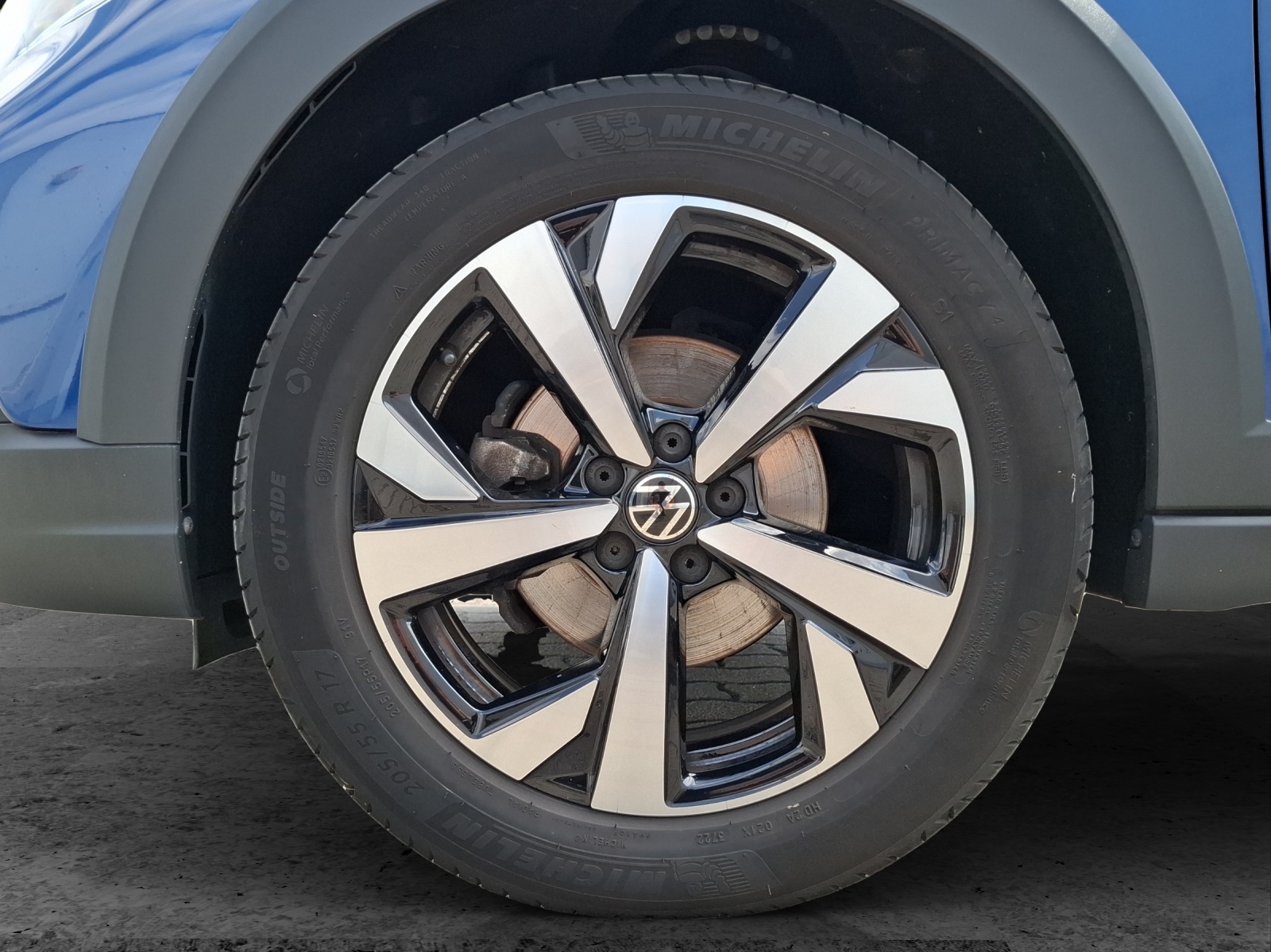 Fahrzeugabbildung Volkswagen Taigo TSI Style Matrix Navi AID ACC PDC SH 17