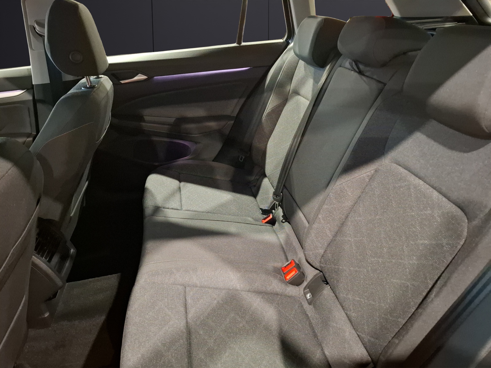 Fahrzeugabbildung Volkswagen Golf VIII Variant eTSI Life DSG LEDplus Navi AID ACC PDC SH