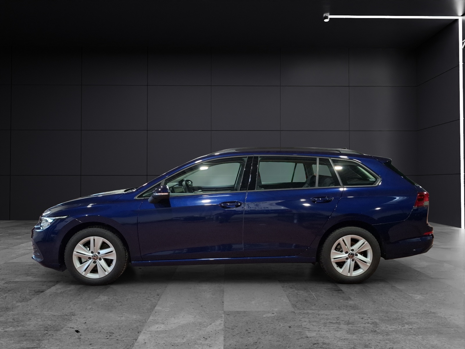 Fahrzeugabbildung Volkswagen Golf VIII Variant eTSI Life DSG LEDplus Navi AID ACC PDC SH